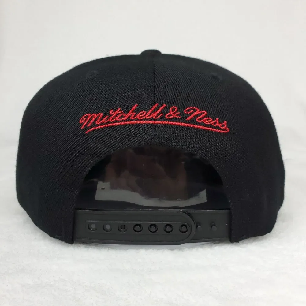 Philadelphia 76ers Mitchell & Ness NBA Snapback Hat Cap 3D Logo Grunge Black NWT
